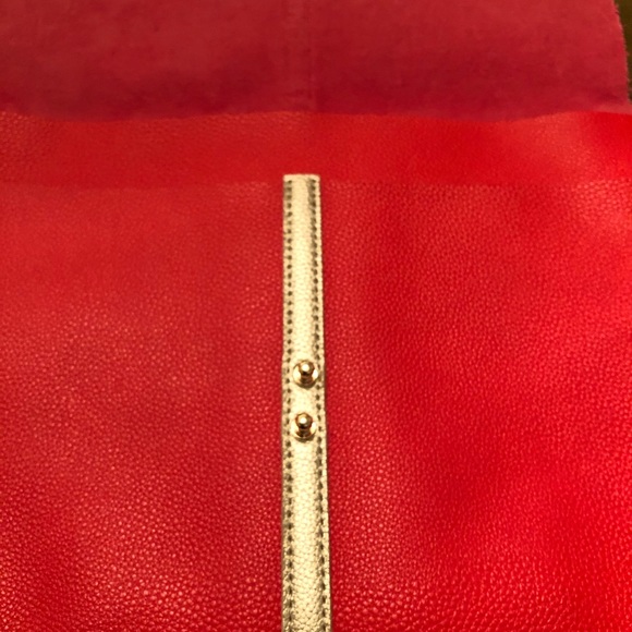 CASE - Picture 11 of 14